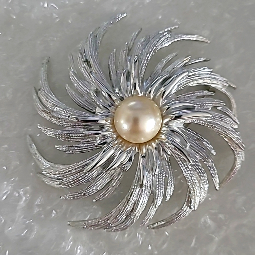 Sarah Coventry pin and earrings